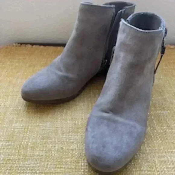 Circus By Sam Edelman Taupe Chelsea Boots Girls Sz 3 - Picture 3 of 9